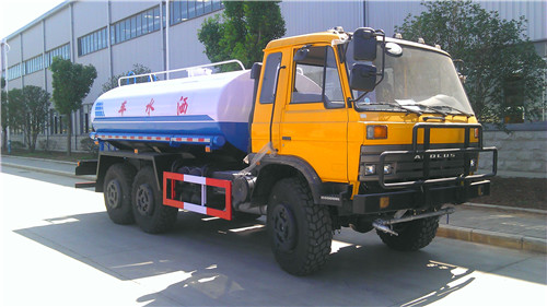 六驅(qū)沙漠越野運(yùn)水車(chē) 六驅(qū)沙漠越野運(yùn)水車(chē)