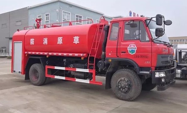 東風(fēng)四驅(qū)消防灑水車圖片 東風(fēng)四驅(qū)消防灑水車圖片