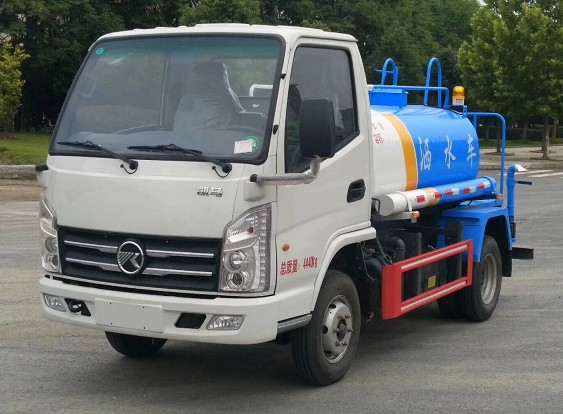 凱馬2噸藍牌綠化灑水車廠家價格4