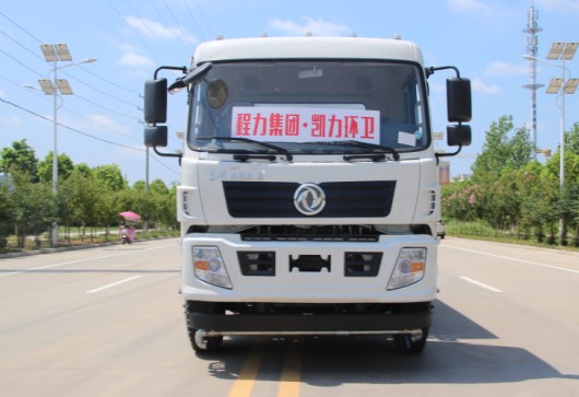 20方東風(fēng)后雙橋?yàn)⑺嚕|風(fēng)專用底盤D913駕駛室)高清圖片 20方東風(fēng)后雙橋?yàn)⑺嚕|風(fēng)專用底盤D913駕駛室)高清圖片