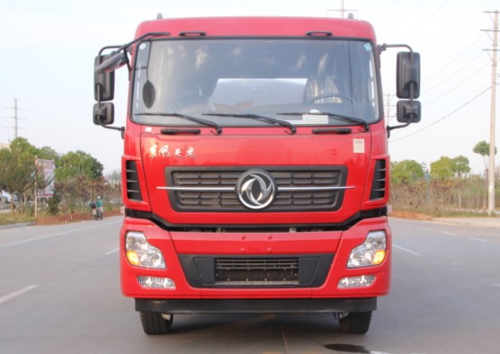 �|�L����ǰ�ĺ�˞�ˮ܇����DƬ