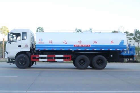 東風(fēng)御龍后雙橋灑水車高清圖片 東風(fēng)御龍后雙橋灑水車高清圖片