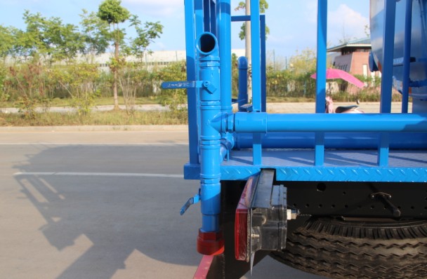 東風(fēng)專底消防灑水車高清圖片 東風(fēng)專底消防灑水車高清圖片