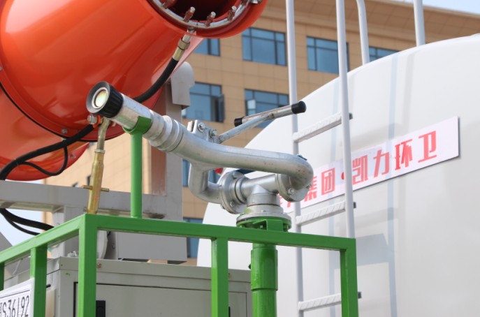 東風(fēng)多利卡D9灑水車帶霧炮(圓罐)高清圖片 東風(fēng)多利卡D9灑水車帶霧炮(圓罐)高清圖片