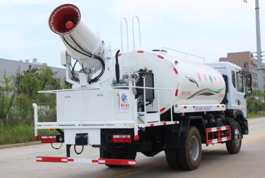 東風多利卡D9灑水車帶霧炮(橢圓罐)高清圖片 東風多利卡D9灑水車帶霧炮(橢圓罐)高清圖片