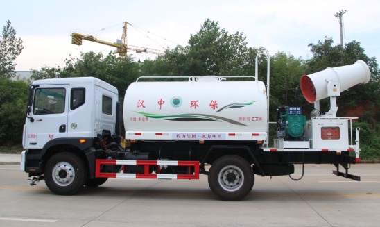 東風多利卡D9灑水車帶霧炮(橢圓罐)高清圖片 東風多利卡D9灑水車帶霧炮(橢圓罐)高清圖片