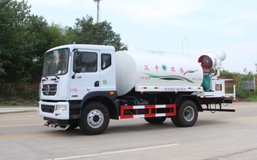 東風多利卡D9灑水車帶霧炮(橢圓罐)高清圖片 東風多利卡D9灑水車帶霧炮(橢圓罐)高清圖片