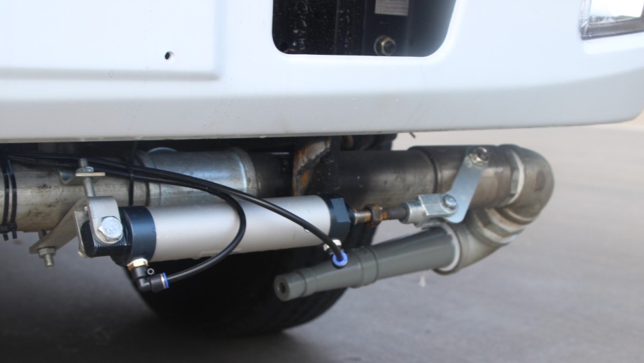 5方東風多利卡霧炮車(朝柴發動機)高清圖片 5方東風多利卡霧炮車(朝柴發動機)高清圖片