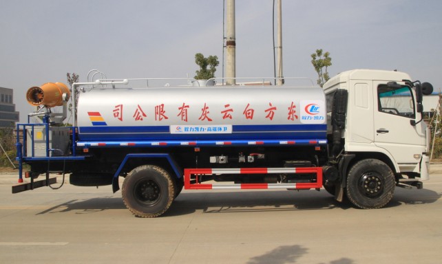 東風(fēng)新款專底霧炮車高清圖片 東風(fēng)新款專底霧炮車高清圖片