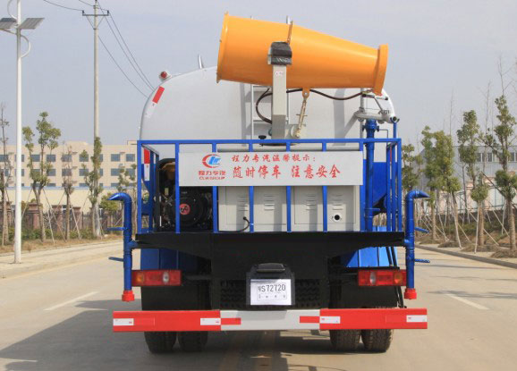 東風(fēng)新款專底霧炮車高清圖片 東風(fēng)新款專底霧炮車高清圖片