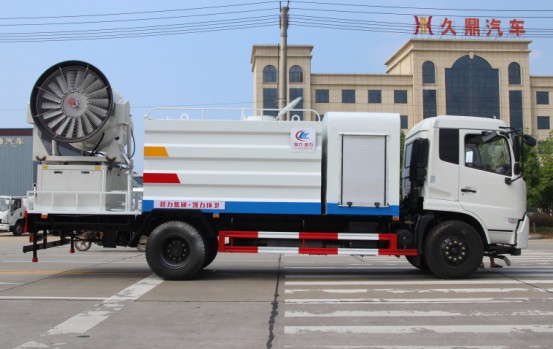 東風(fēng)天錦抑塵車(chē)高清圖片 東風(fēng)天錦抑塵車(chē)高清圖片