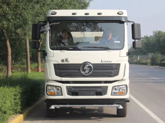 國(guó)六13方陜汽德龍L3000灑水車圖片 國(guó)六13方陜汽德龍L3000灑水車圖片