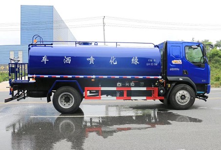 15噸灑水車多少錢一臺(tái)_國六15方東風(fēng)柳汽乘龍L3綠化灑水車廠家價(jià)格4