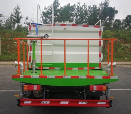 藍(lán)牌灑水車哪個牌子好_國六7方時風(fēng)風(fēng)馳藍(lán)牌綠化灑水車廠家價格3