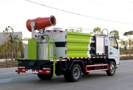 藍(lán)牌灑水車圖片 藍(lán)牌灑水車圖片