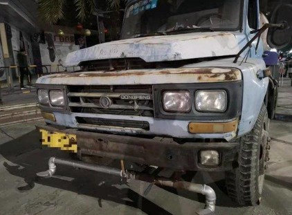 老款尖頭東風EQ140灑水車 老款尖頭東風EQ140灑水車