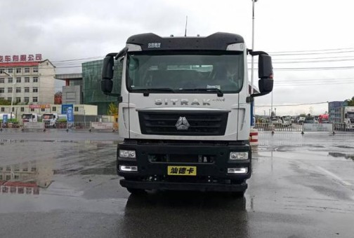 國(guó)六重汽汕德卡20噸灑水車(chē) 國(guó)六重汽汕德卡20噸灑水車(chē)