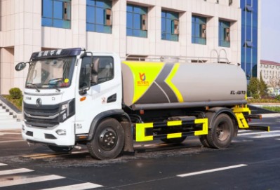 國六9.2m3東風(fēng)華神T3灑水車圖片 國六9.2m3東風(fēng)華神T3灑水車圖片