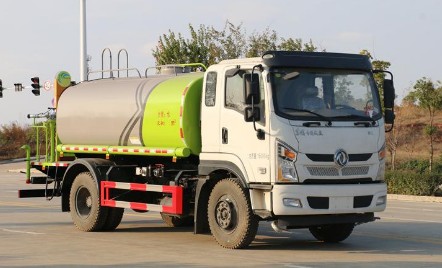 抗旱灑水車圖片 抗旱灑水車圖片