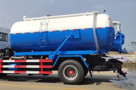 程力吸污帶灑水車(chē)圖片 程力吸污帶灑水車(chē)圖片