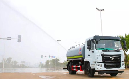 程力新款灑水車圖片 程力新款灑水車圖片