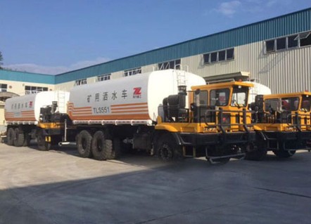 35方-40方礦用灑水抑塵車圖片 35方-40方礦用灑水抑塵車圖片