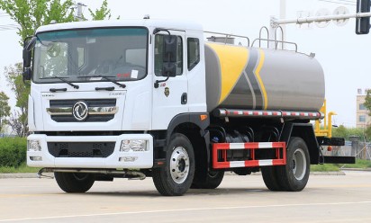 程力灑水車(chē)圖片 程力灑水車(chē)圖片