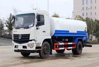 白色灑水車圖片 白色灑水車圖片