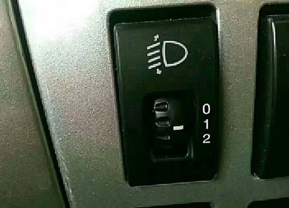 灑水車大燈調(diào)節(jié) 灑水車大燈調(diào)節(jié)