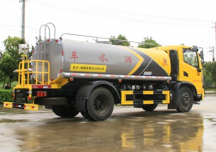 國六9.2方東風華神T3灑水車圖片 國六9.2方東風華神T3灑水車圖片