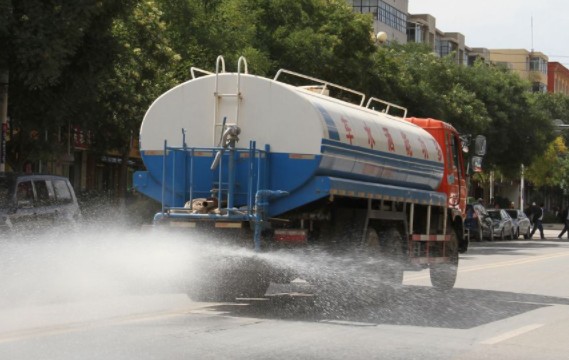 環衛灑水車圖片 環衛灑水車圖片