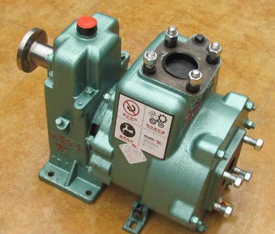 杭州威龍自吸式灑水車泵圖片 杭州威龍自吸式灑水車泵圖片