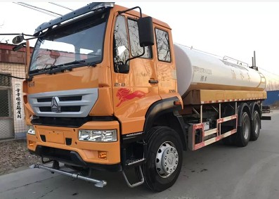 原裝灑水車(chē) 原裝灑水車(chē)