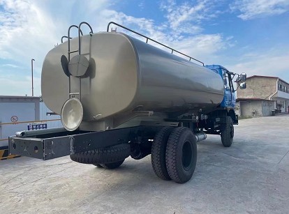 灑水車罐體及管道采用電泳工藝 灑水車罐體及管道采用電泳工藝