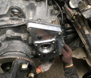 采埃孚12TX2621TD變速箱取力器安裝 采埃孚12TX2621TD變速箱取力器安裝