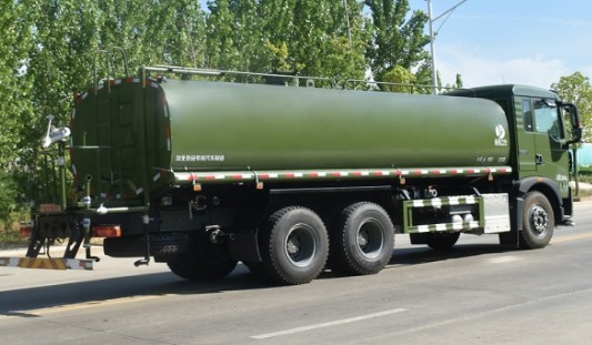 重汽豪沃304不銹鋼灑水車_重汽豪沃20噸熱水保溫運水車 重汽豪沃304不銹鋼灑水車_重汽豪沃20噸熱水保溫運水車